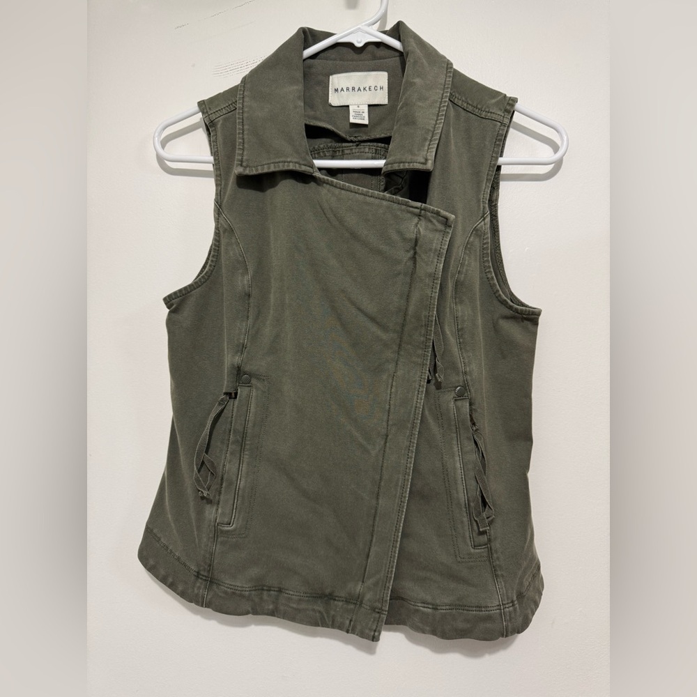 Marrakech Stretchy Vest in Army Green Size Small